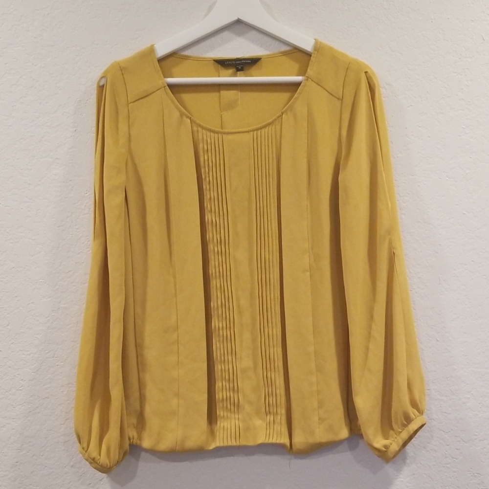 Women Size M Yellow Long Sleeve Top